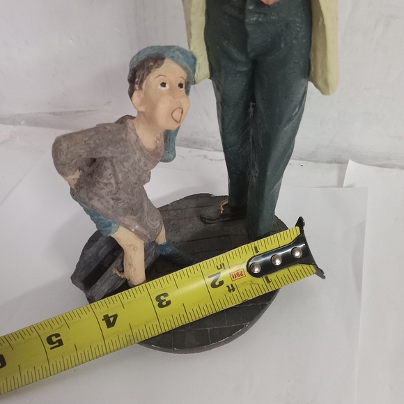 Dr. Preparing Shot for Young Boy Rare Vintage Sculpture Heavy Resin & Metal - Picture 9 of 12